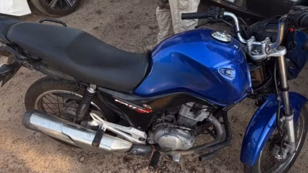 PRF Flagra Duas Motos Roubadas em Caminhonete e Motorista é Preso em Caxias, MA
