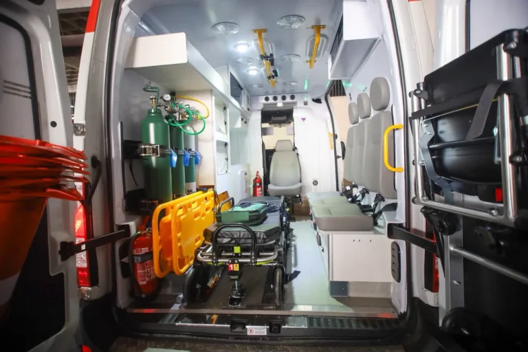 Transporte de pacientes do SUS, Maranhão recebe 25 veículos do Caminho da Saúde, 15 micro-ônibus e 10 ambulâncias para ampliar acesso a tratamentos