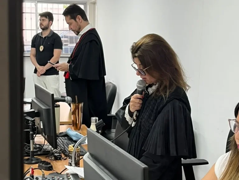 Júri em São Bernardo: três sessões resultam em condenação a 10 anos, desclassificação para lesão corporal e absolvição em casos de 2020 e 2022
