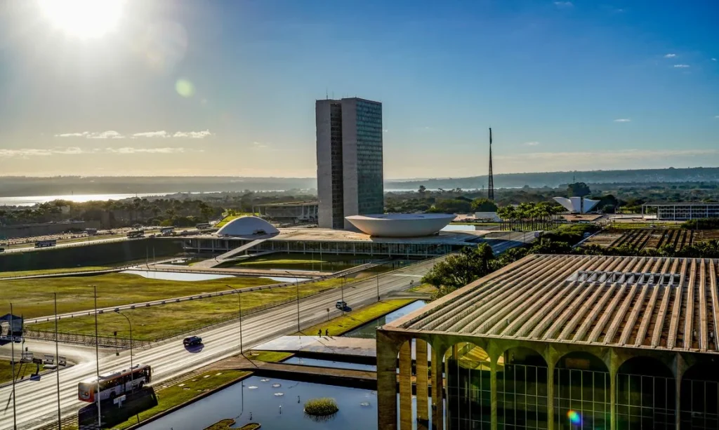 STF e linha sucessória, PL com 121 deputados e 28 senadores: o que muda no Congresso e os riscos para sabatinas, investigações e direitos até 2027