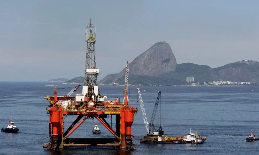 Produção de Petróleo e Gás Natural no Brasil Bate Recorde Histórico em 2025, Superando Exportações de Soja e Minério