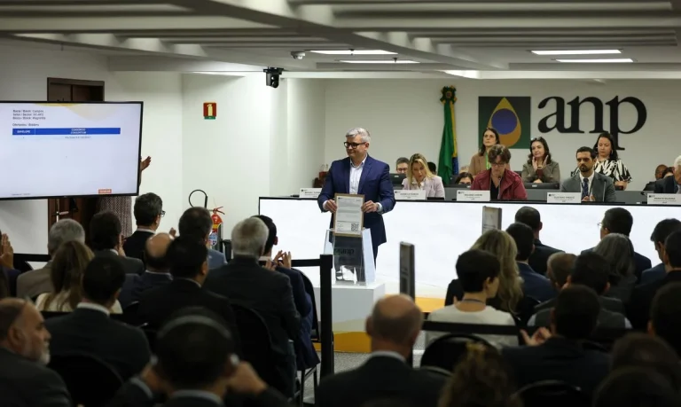 ANP Arrecada R$ 3 Bilhões em Leilão Histórico de Blocos Exploratórios, Impulsionando Investimentos no Setor de Petróleo e Gás