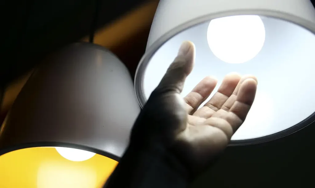 Inflação em Setembro Dispara para 0,82% com Energia Elétrica em Alta: Veja o Impacto no Seu Bolso e Onde os Preços Subiram Mais