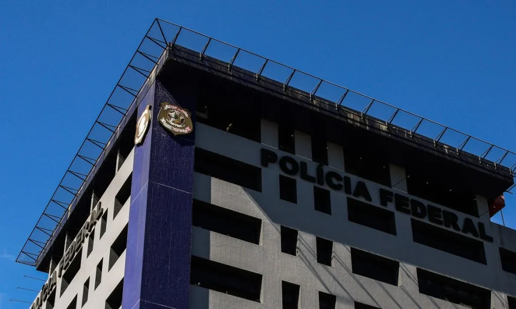Polícia Federal nega existência de depoimento de Vorcaro sobre Lula, sem anexos ou provas, e defesa e AGU reagem à reportagem da Veja antes do segundo turno